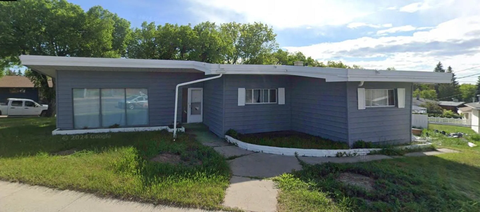 3 Bedroom House Near Airport And Downtown YYC Canada