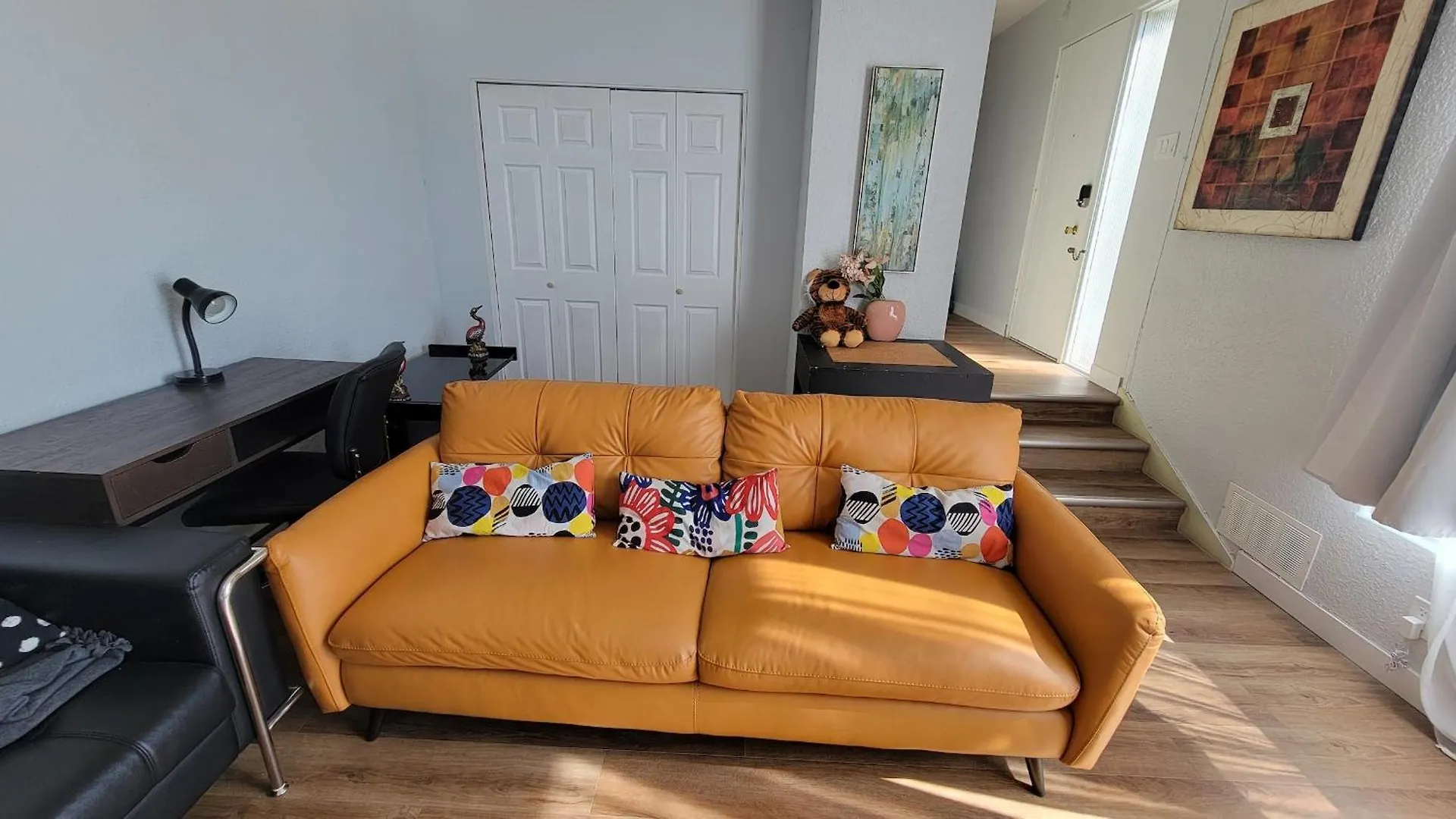 3 Bedroom House Near Airport And Downtown YYC 0*,