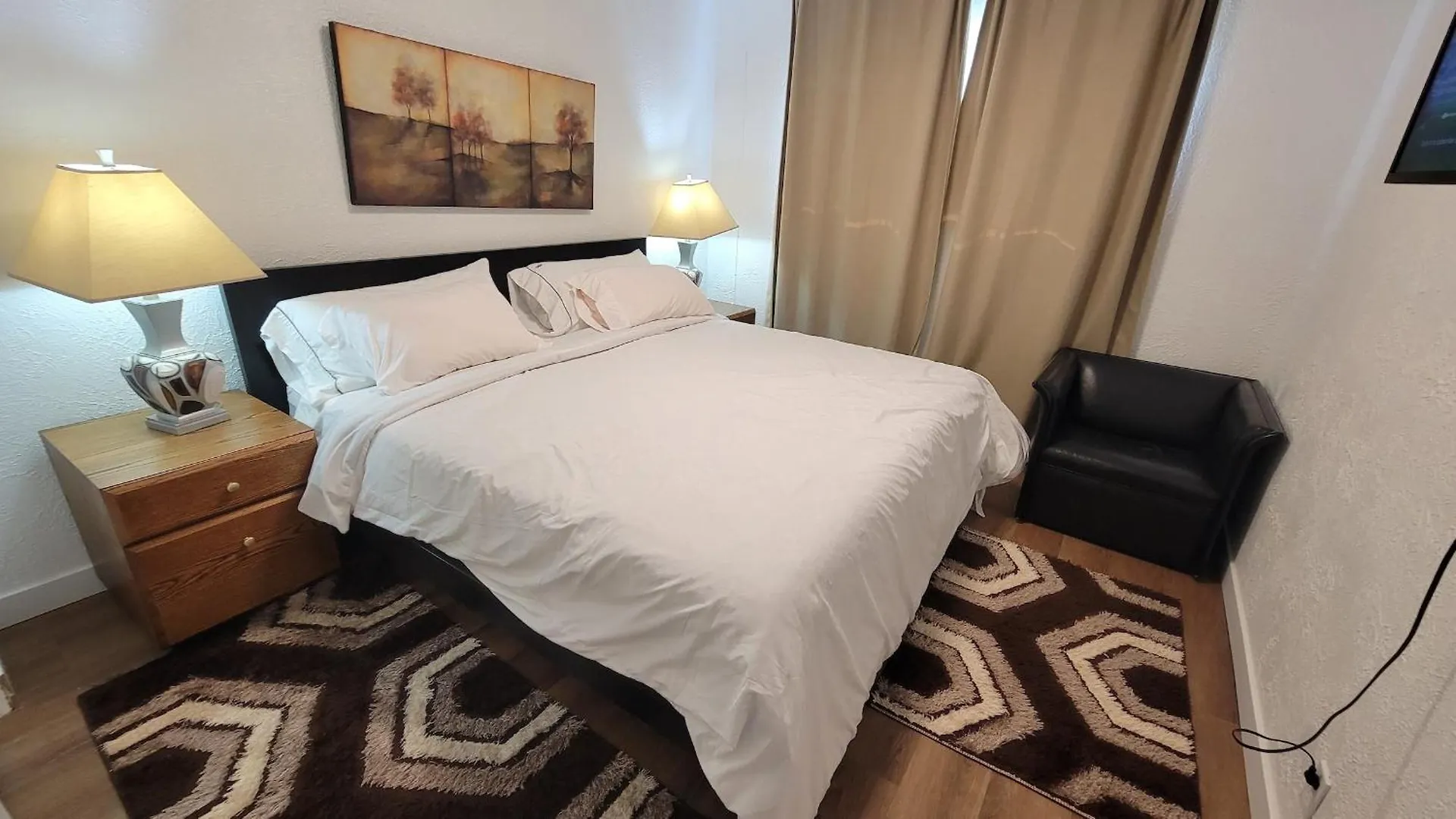 3 Bedroom House Near Airport And Downtown YYC Appartamento