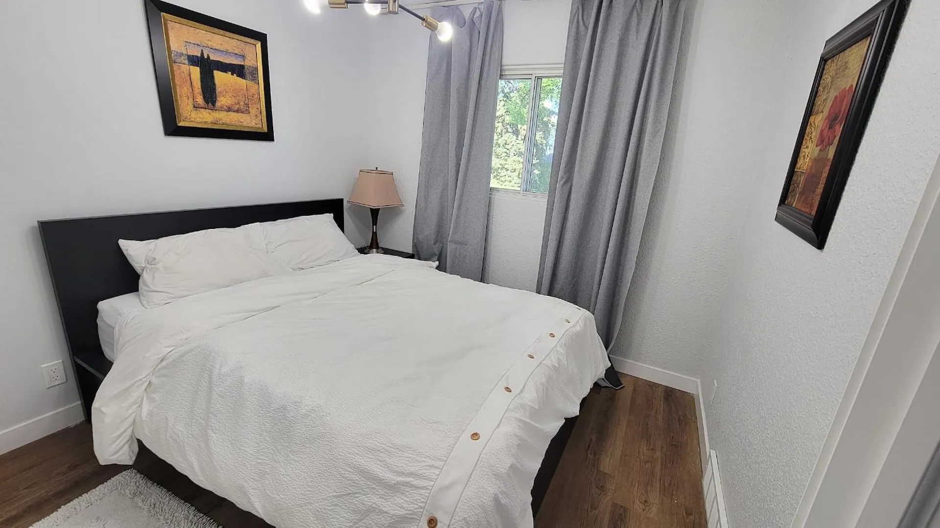 3 Bedroom House Near Airport And Downtown YYC Apartmán
